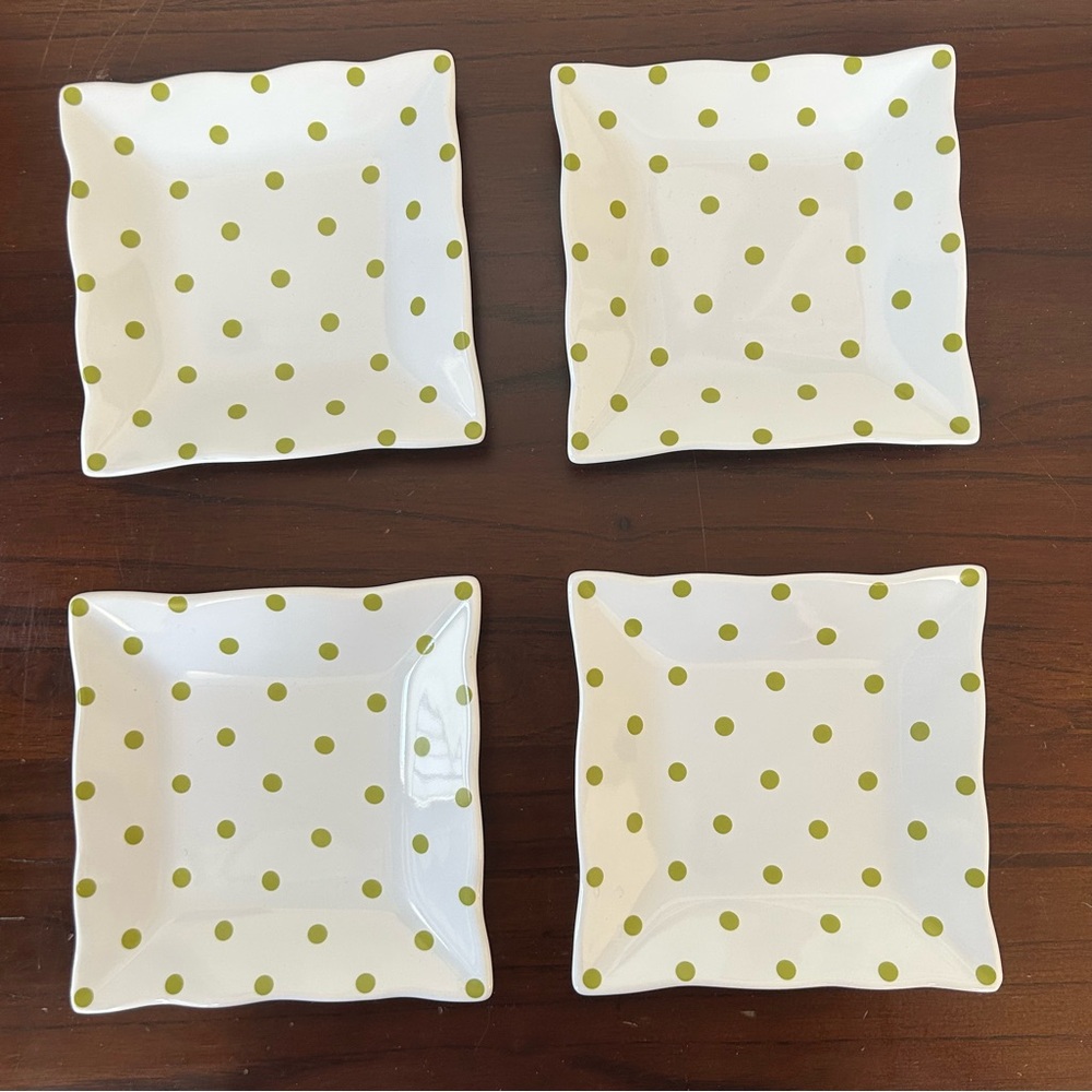 222 Fifth Dotty Green Set of Four Polka Dot Square Appetizer Snack Plates